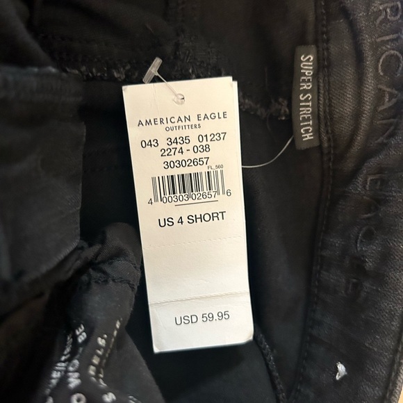 American Eagle Black Super Stretch Jeans w/Distressed Details NWT Sz-4short. U13 - Picture 12 of 12